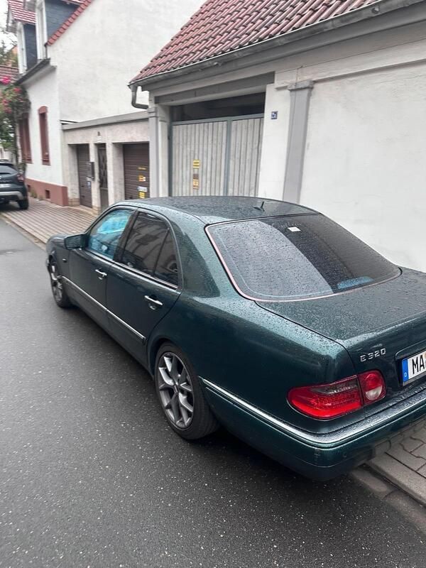 Grün Gebraucht 1999 Mercedes 320 Avantgarde Limousine | 4.500 € (Superpreis) - Bild 1/4