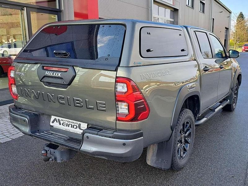 Gebraucht Toyota HiLux 204 PS (150 kW) 2023 Manganbronze met. Pickup