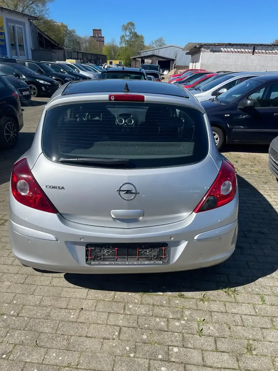 Gebraucht Opel Corsa 90 PS (66 kW) 2010 Silber Kleinwagen