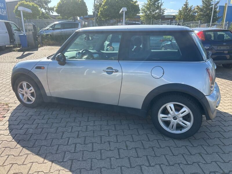Usata Mini ONE 90 CV (66 kW) 2003 Argento Utilitaria