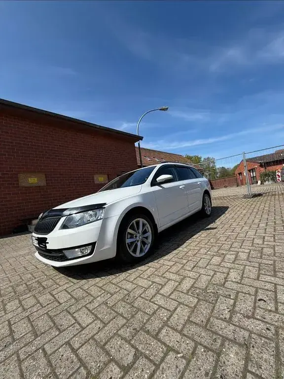 Usata Skoda Octavia Ambition 150 CV (110 kW) 2013 Bianco Station wagon