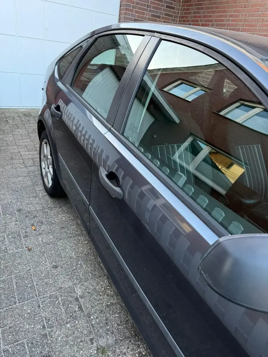 Używany Ford Focus 109 KM (80 kW) 2006 Szary Sedan/Limuzyna