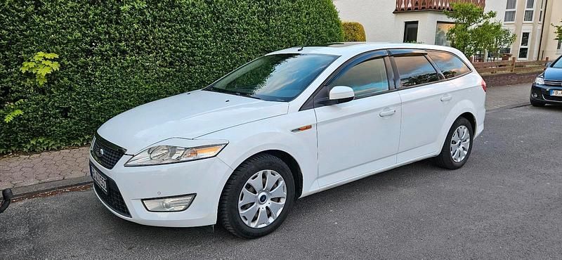 Weiß Gebraucht 2010 Ford Mondeo Kombi | 2.099 € (Fairer Preis) - Bild 1/4