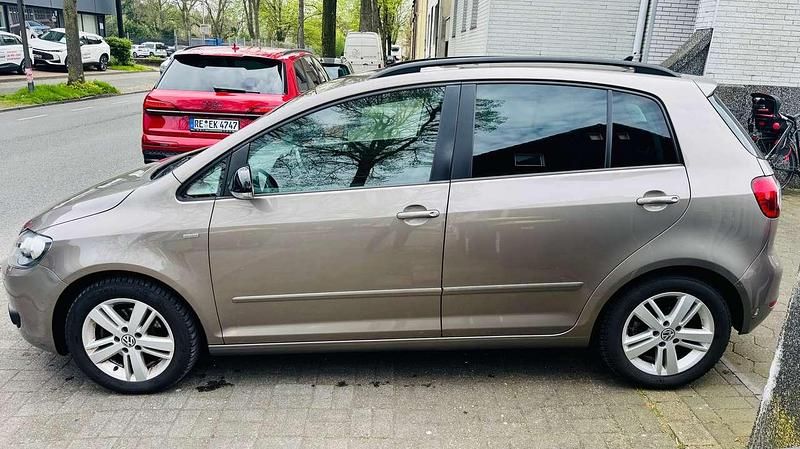 Używany VW Golf Plus Cross Match 105 KM (77 kW) 2012 Brązowy Minivan