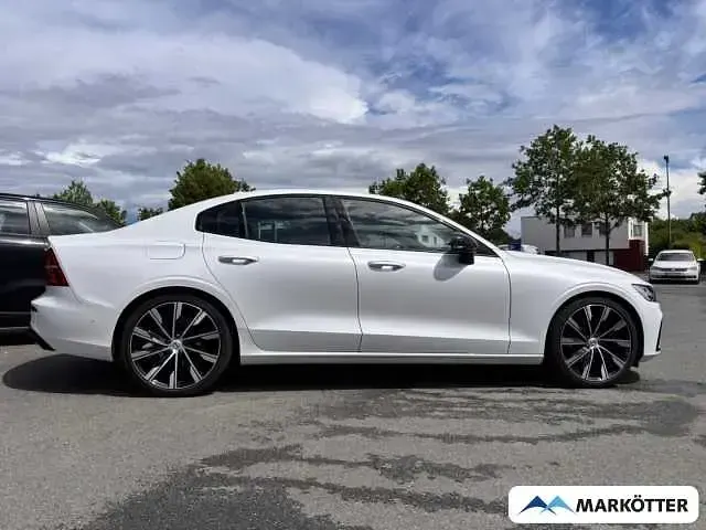Gebraucht Volvo S60 145 PS (106 kW) 2023 Limousine