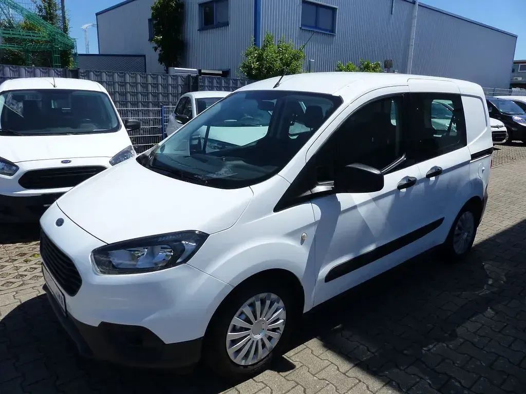 Gebraucht Ford Courier 101 PS (74 kW) 2019 Weiß Van / Kleinbus