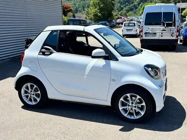 Gebraucht Smart ForTwo Cabrio Passion 90 PS (66 kW) 2016 Weiß Cabrio