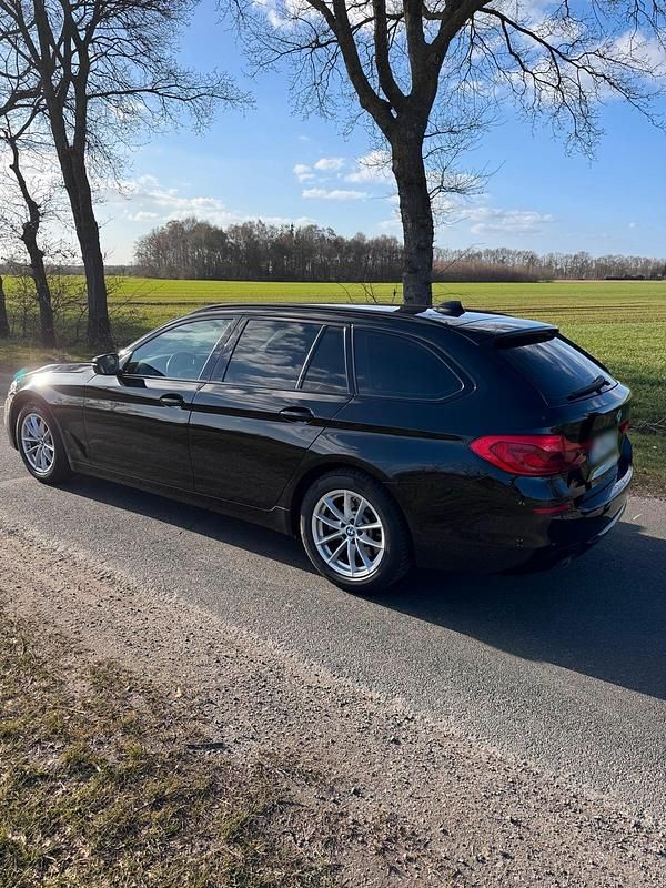Gebraucht BMW 520 190 PS (139 kW) 2019 Schwarz Kombi