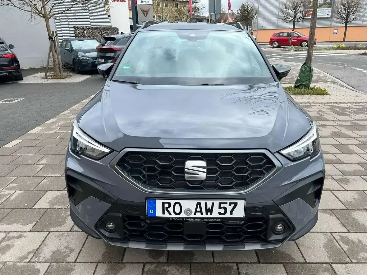 Gebraucht Seat Arona FR 150 PS (110 kW) 2026 Grau SUV