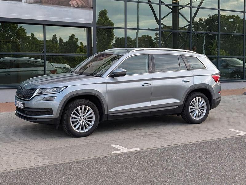 Silber Gebraucht 2019 Skoda Kodiaq Style SUV | 20.650 € (Guter Preis) - Bild 1/4