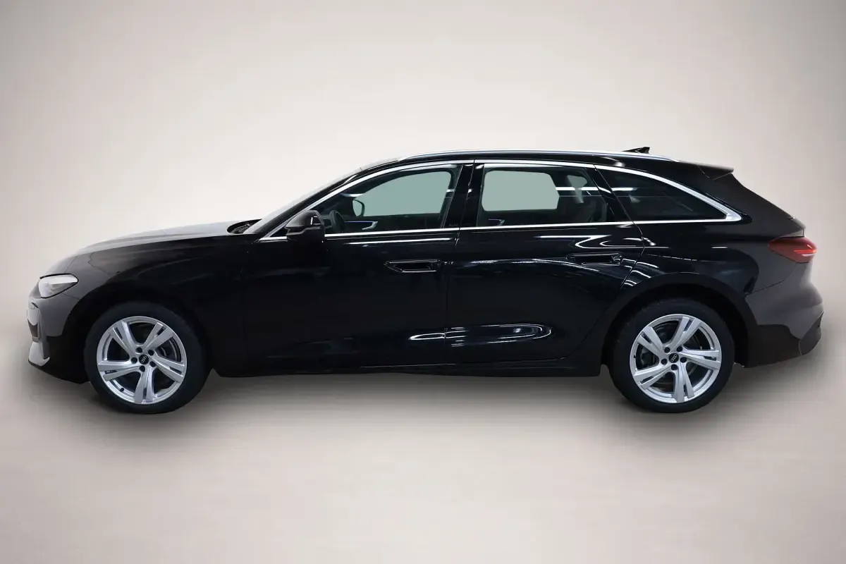 Gebraucht Audi A5 Ambiente 150 PS (110 kW) 2025 Mythosschwarz metallic Kombi