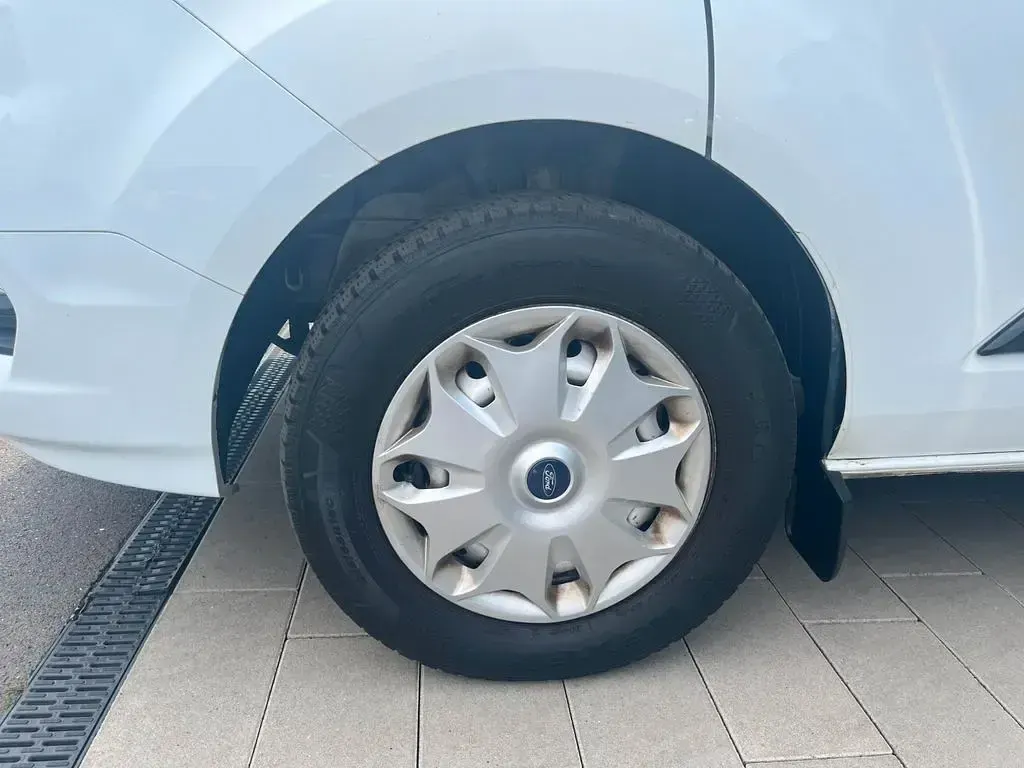 Gebraucht Ford 300 Trend 131 PS (96 kW) 2019 Weiß Van / Kleinbus