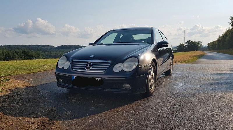 Gebraucht 2001 Mercedes C180 Coupé | 799 € (Guter Preis) - Bild 1/4
