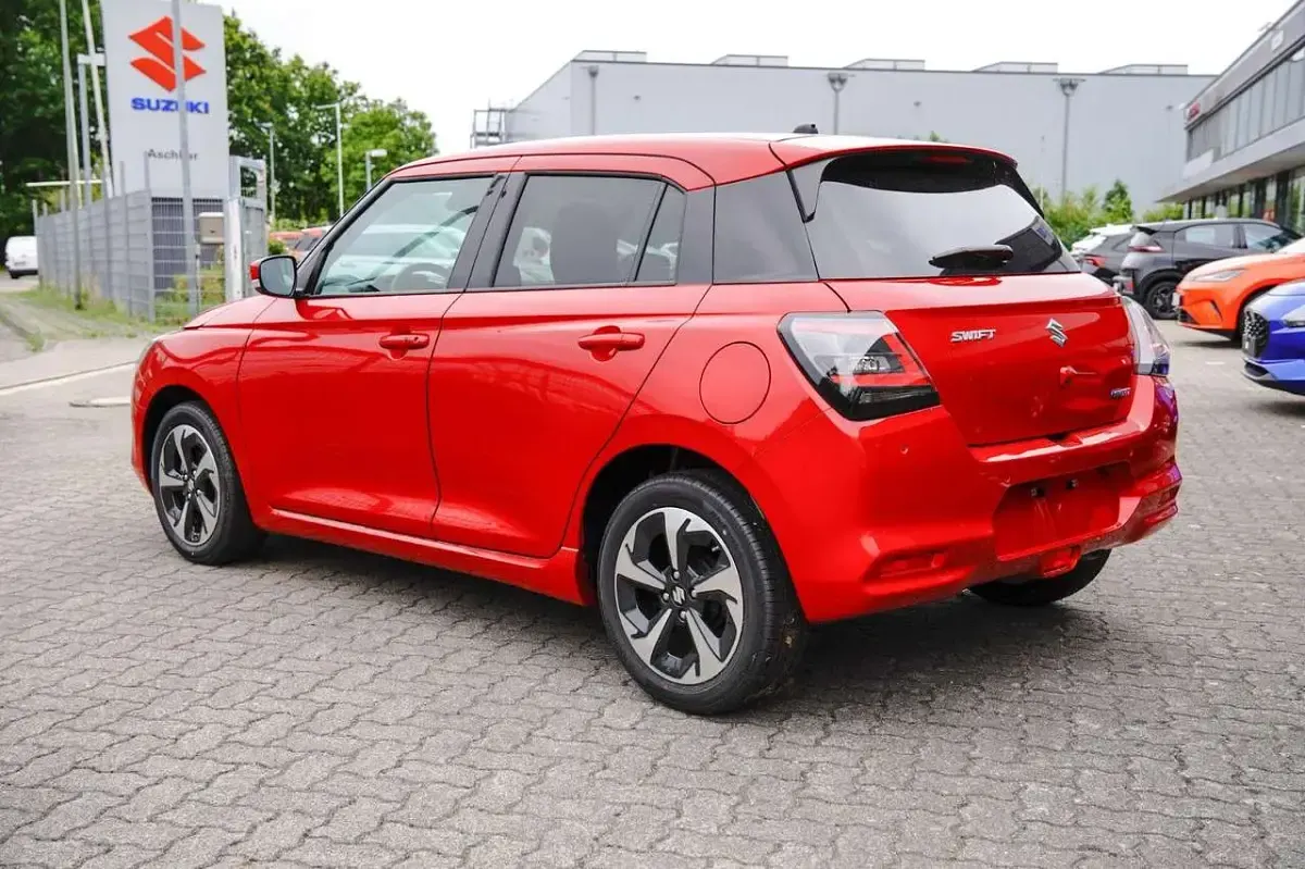 Neu Suzuki Swift Comfort+ 82 PS (60 kW) 2026 Burning red pearl Kleinwagen