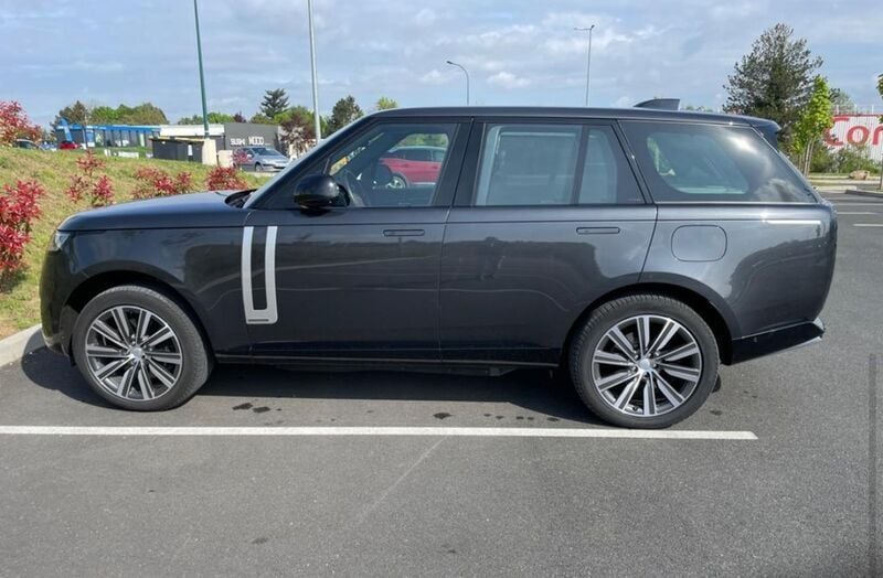 Grau Gebraucht 2023 Land Rover Range Rover Autobiography SUV | 107.000 € (Superpreis) - Bild 1/4