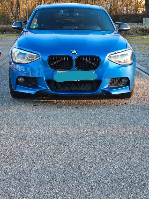 Blau Gebraucht 2015 BMW 116 Sport Line Kleinwagen | 11.000 € (Teuer) - Bild 1/4