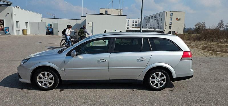 Gebraucht Opel Vectra 150 PS (110 kW) 2008 Silber Kombi