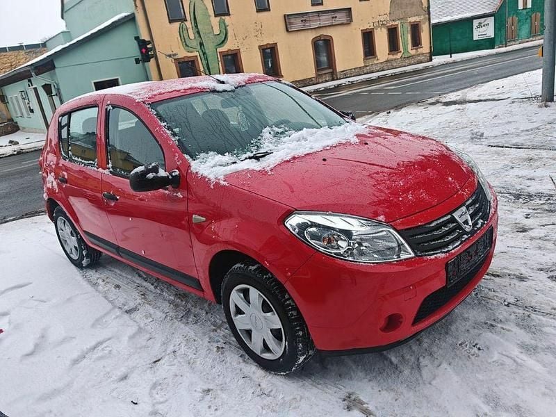 Gebraucht Dacia Sandero Lauréate 75 PS (55 kW) 2010 Rot Limousine