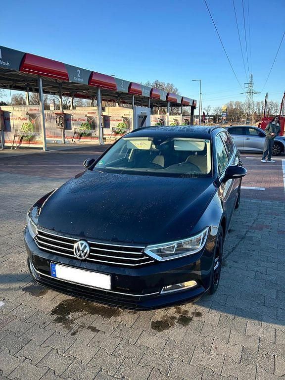 Gebraucht VW Passat Comfortline 150 PS (110 kW) 2019 Schwarz Limousine