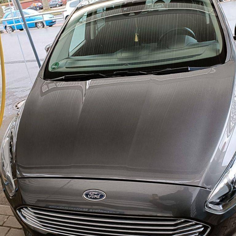 Grau Gebraucht 2018 Ford S-MAX Business Edition Van / Kleinbus | 15.200 € (Guter Preis) - Bild 1/4