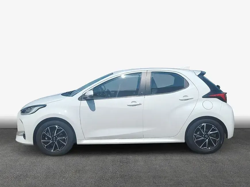 Gebraucht Toyota Yaris Basis 116 PS (85 kW) 2022 Schneeweiß Kleinwagen