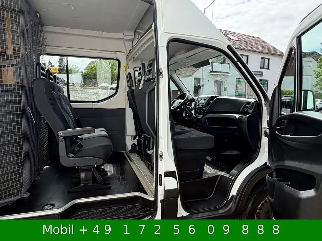 Gebraucht Iveco Daily 179 PS (131 kW) 2018 Weiß Van