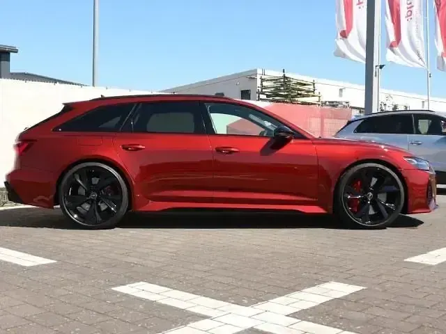 Gebraucht Audi RS6 Premium 600 PS (441 kW) 2025 Grenadinerot metallic Kombi