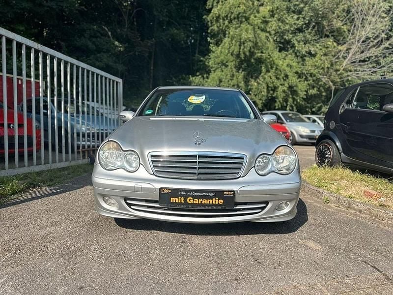 Silber Gebraucht 2004 Mercedes C200 Classic Limousine | 3.499 € (Fairer Preis) - Bild 1/4