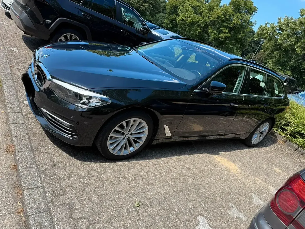 Gebraucht BMW 520 190 PS (139 kW) 2017 Schwarz Kombi