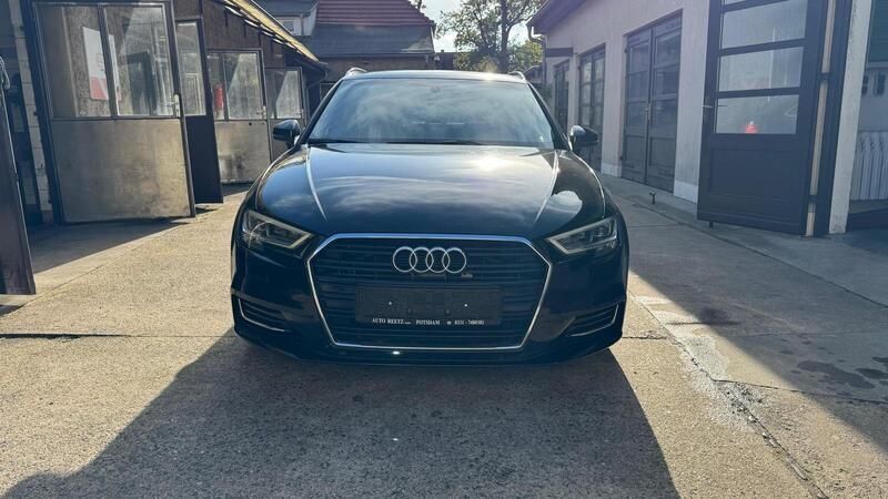 Schwarz Gebraucht 2017 Audi A3 Sportback Limousine | 17.990 € (Guter Preis) - Bild 1/4