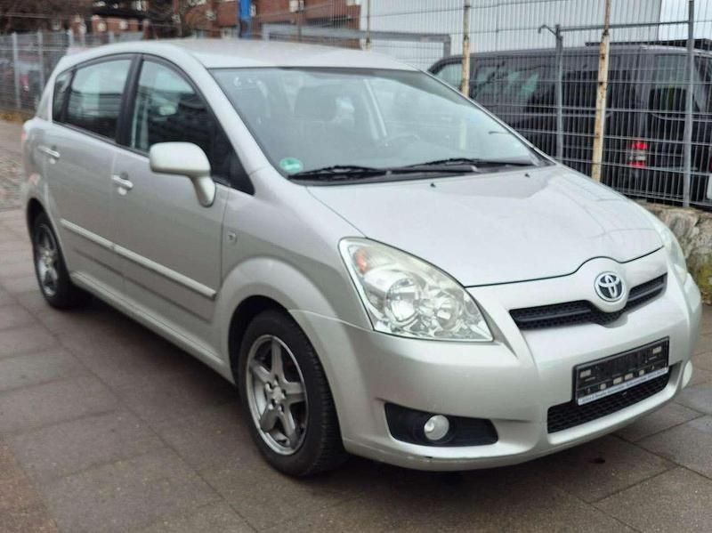 Silver metallic Gebraucht 2007 Toyota Corolla Verso Sol Van / Kleinbus | 3.700 € (Guter Preis) - Bild 1/4