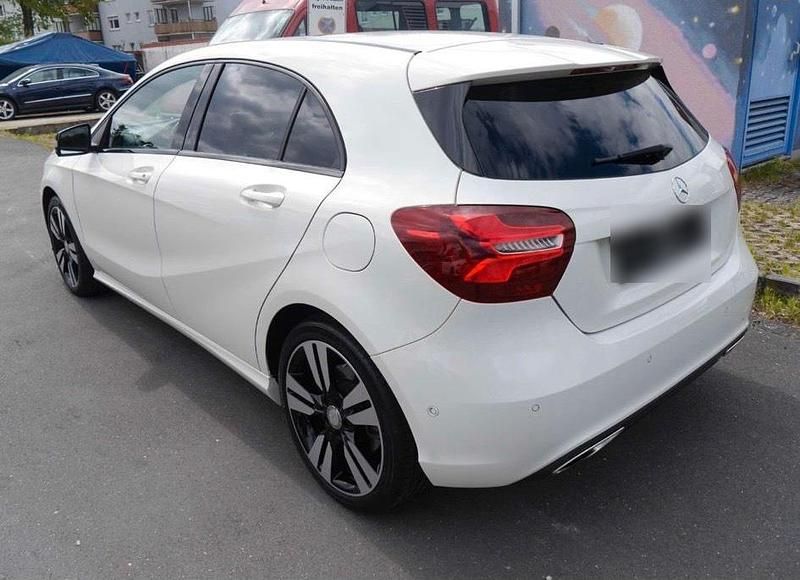 Gebraucht Mercedes A250 211 PS (155 kW) 2016 Weiß Kleinwagen