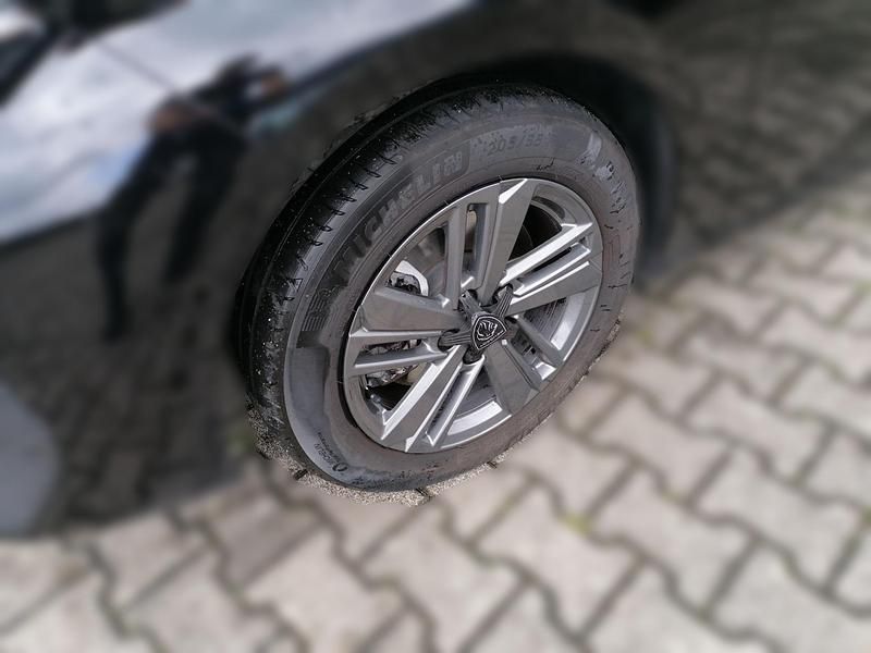 Gebraucht Peugeot 308 Active 131 PS (96 kW) 2024 Metfa schwarz perla Limousine