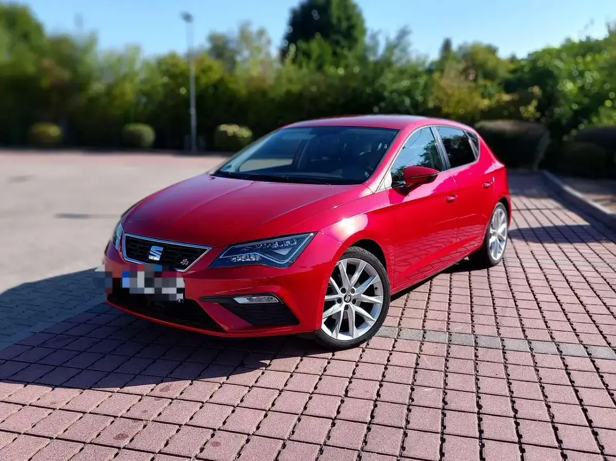 Gebraucht Seat Leon 150 PS (110 kW) 2018 Rot Limousine