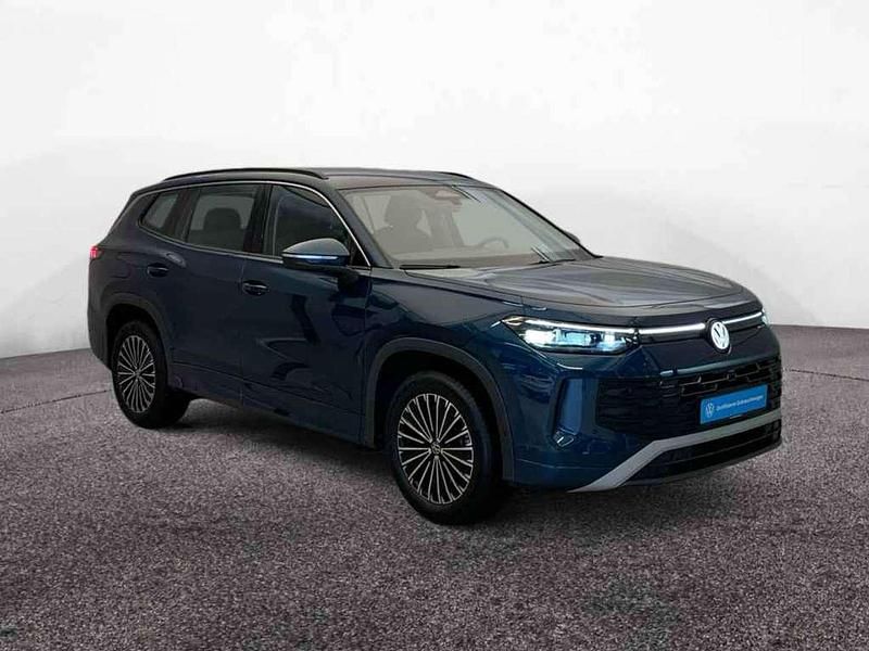 Gebraucht VW Tayron Life 150 PS (110 kW) 2025 Nightshade blue metallic SUV