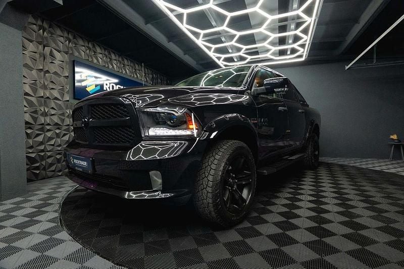 Schwarz Gebraucht 2015 Dodge Ram Abholung | 27.990 € (Guter Preis) - Bild 1/4