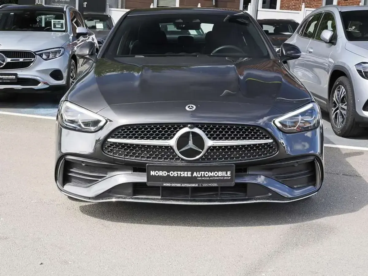 Gebraucht Mercedes C300 AMG 265 PS (194 kW) 2025 Metalliclack graphitgrau Limousine