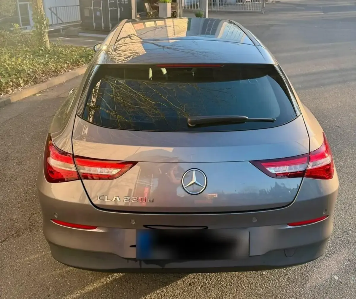 Gebraucht Mercedes CLA220 Shooting Brake 190 PS (139 kW) 2019 Grau Kombi