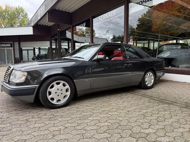 Gebraucht Mercedes E300 AMG 220 PS (161 kW) 1990 Blau Coupé