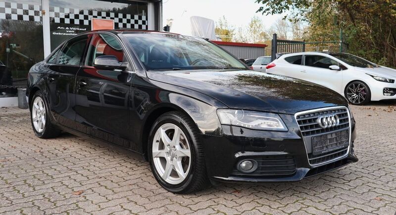 Schwarz Gebraucht 2011 Audi A4 Ambition Limousine | 8.999 € (Etwas zu teuer) - Bild 1/4