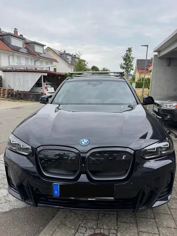Gebraucht BMW iX3 Impressive 210 kW (286 PS) 2023 Schwarz SUV