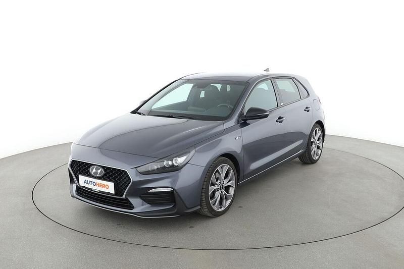 Grau Gebraucht 2020 Hyundai i30 N Line Limousine | 20.090 € (Fairer Preis) - Bild 1/3
