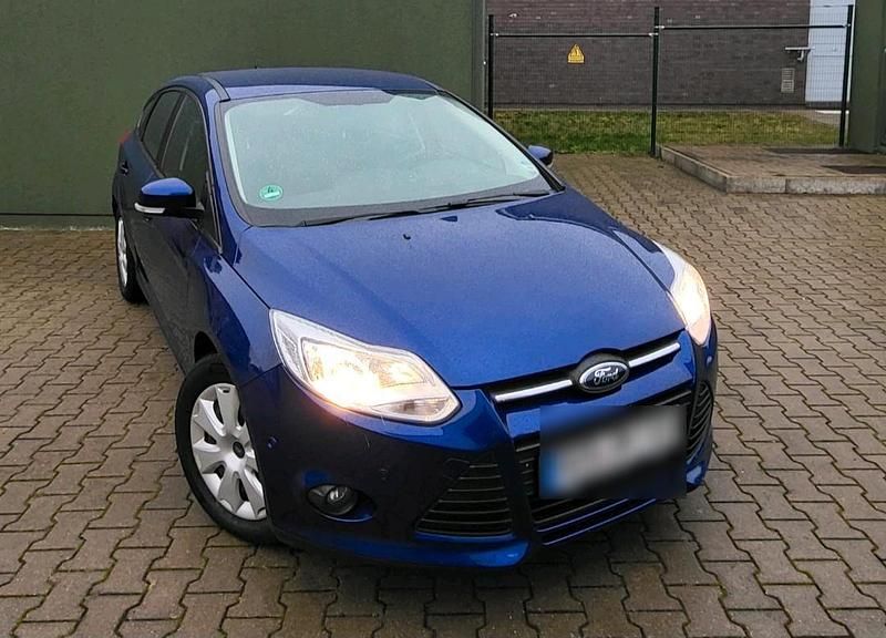 Gebraucht Ford Focus 105 PS (77 kW) 2014 Blau Coupé