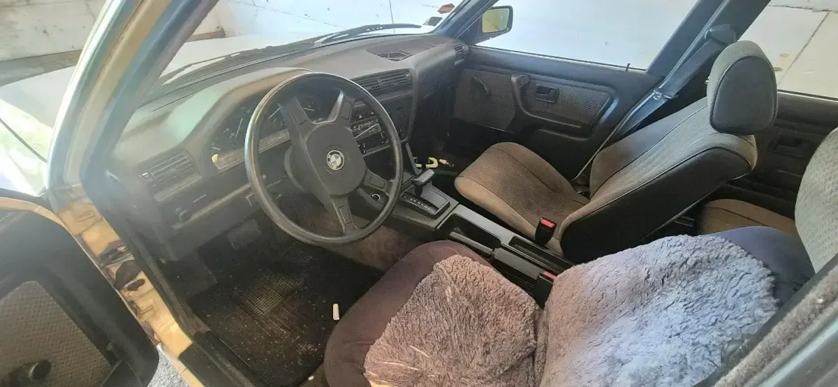 Brugt BMW 325 129 HK (94 kW) 1984 Hvid Sedan