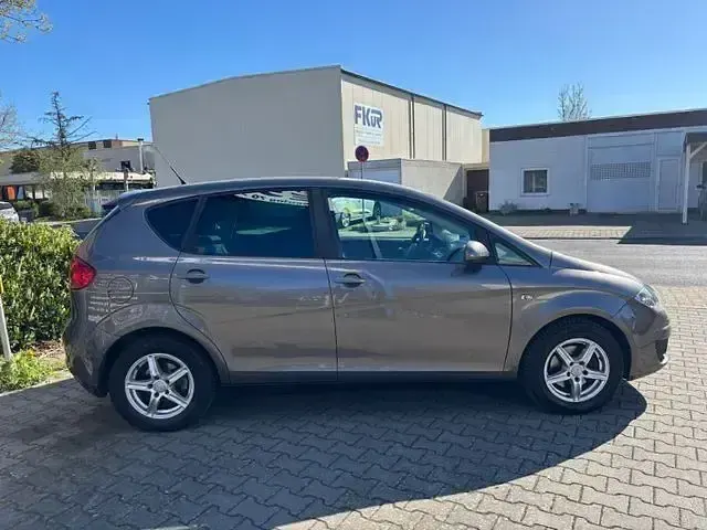 Gebraucht Seat Altea 4You 105 PS (77 kW) 2014 Grau Van / Kleinbus