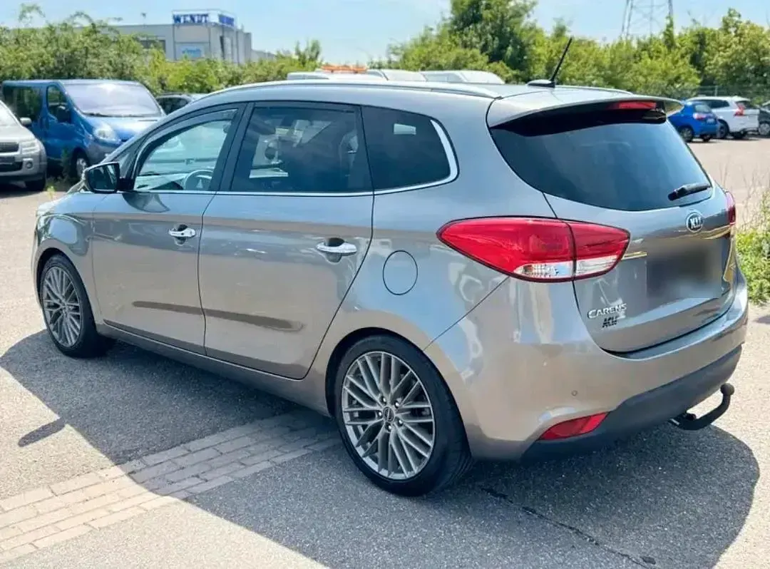 Gebraucht Kia Carens 136 PS (100 kW) 2014 Grau Van / Kleinbus