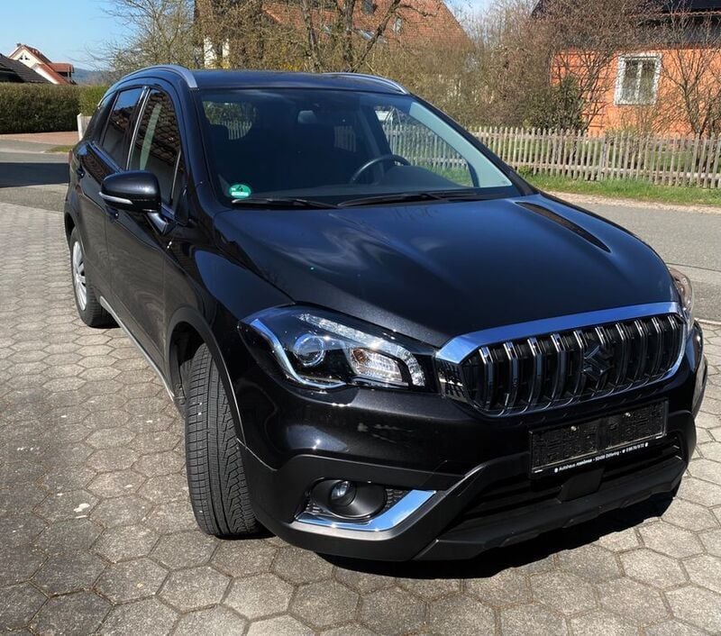 Schwarz Gebraucht 2019 Suzuki SX4 S-Cross SUV | 15.500 € (Superpreis) - Bild 1/4