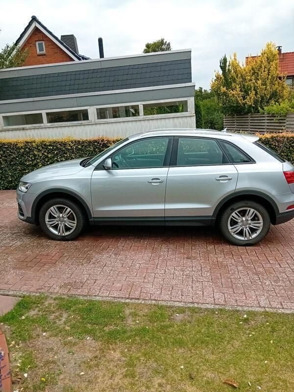 Silber Gebraucht 2015 Audi Q3 SUV | 14.500 € (Superpreis) - Bild 1/4