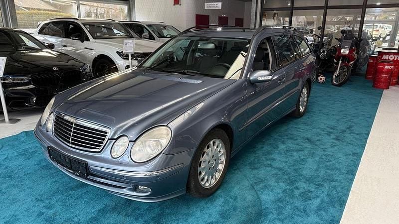 Blau Gebraucht 2004 Mercedes E280 Avantgarde Limousine | 3.999 € (Guter Preis) - Bild 1/4