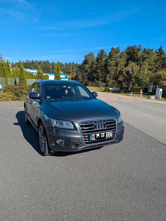 Grau Gebraucht 2017 Audi Q5 SUV | 25.499 € (Fairer Preis) - Bild 1/4